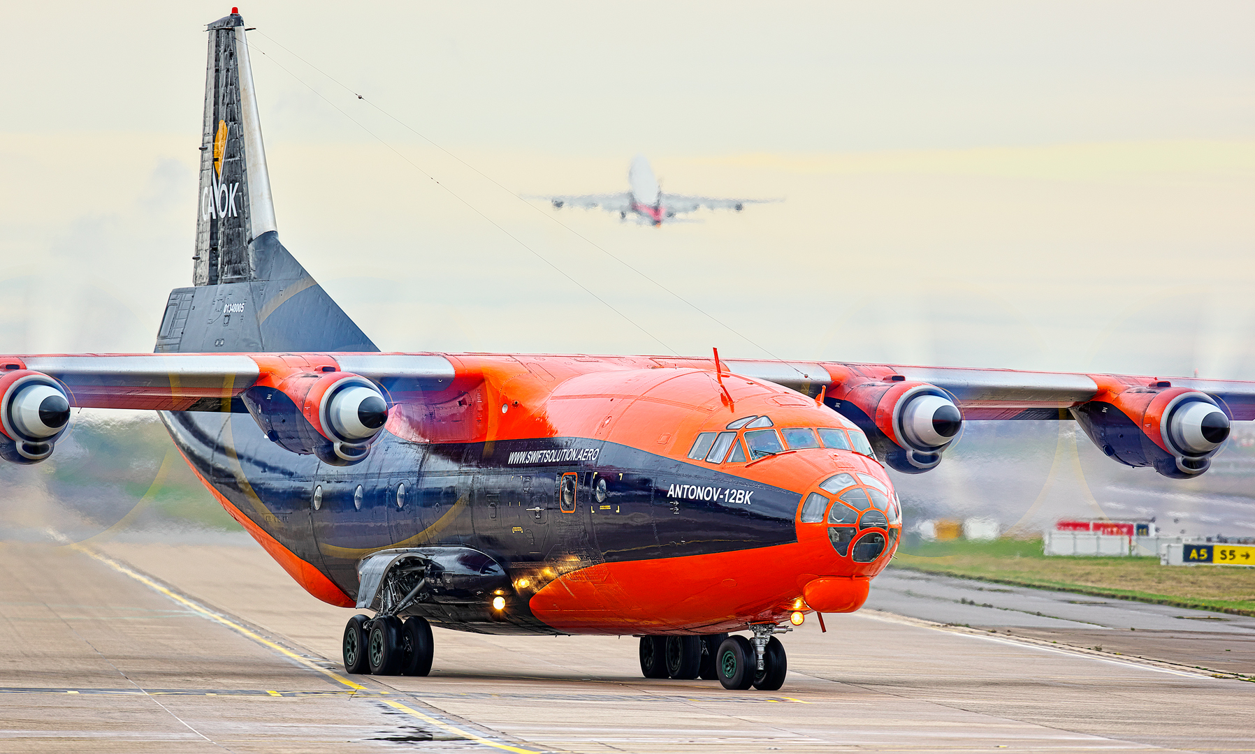 Antonov AN-12